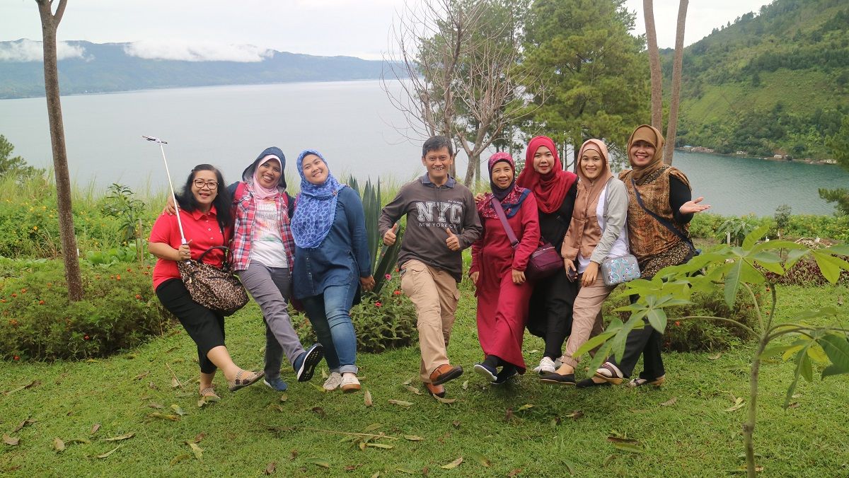 paket wisata danau toba samosir