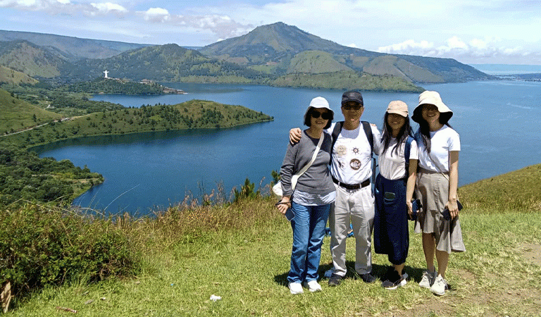tour danau toba taman simalem resort