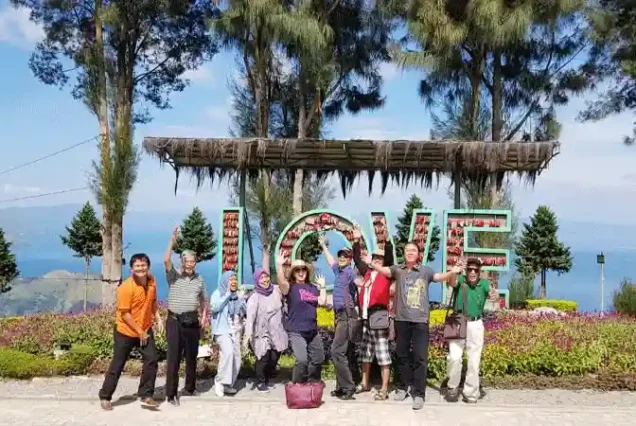 tour danau toba