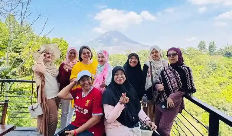 Paket Tour Medan Berastagi Taman Simalem Resort 2 Hari